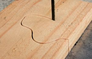 radius Wood cutting bandsaw